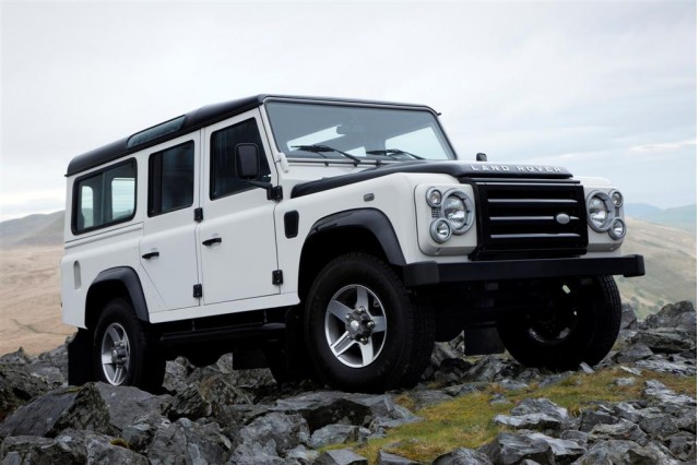 Land rover defender 2013